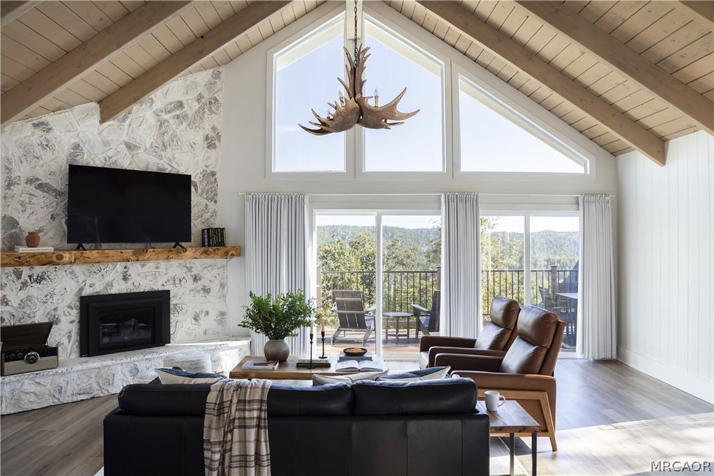 Photo of 27625 St Bernard Lane, Lake Arrowhead, CA 92352 (MLS # 32602441)