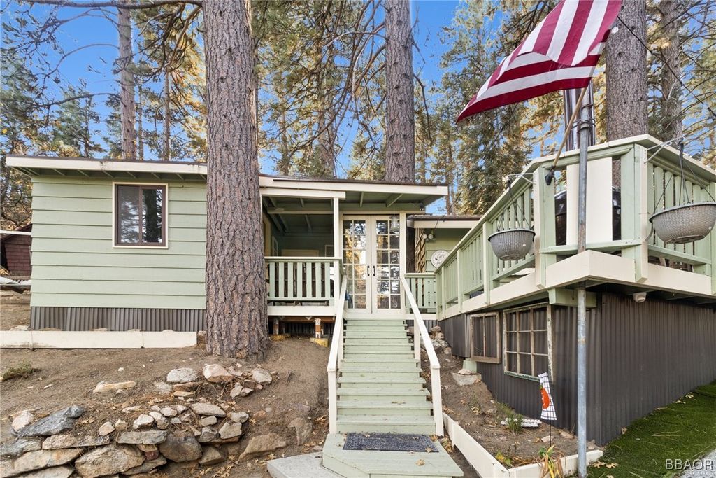 Photo of 2452 Spring Dr. Drive, Running Springs, CA 92382 (MLS # 32501963)