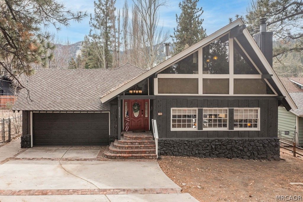 Photo of 43151 Sheephorn Road, Big Bear Lake, CA 92315 (MLS # 32600325)