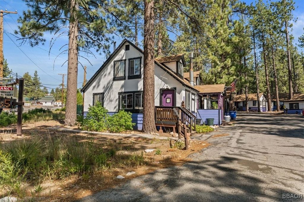 Photo of 39921 Big Bear Boulevard, Big Bear Lake, CA 92315 (MLS # 32501890)