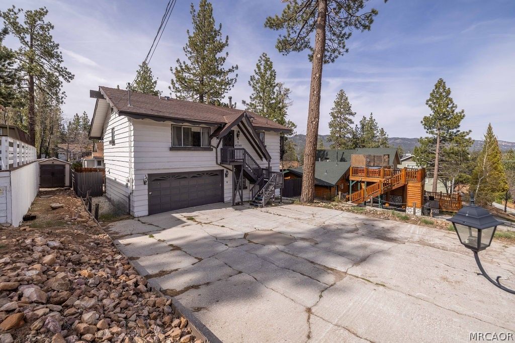 Photo of 40348 Cliff Lane, Big Bear Lake, CA 92315 (MLS # 32600834)