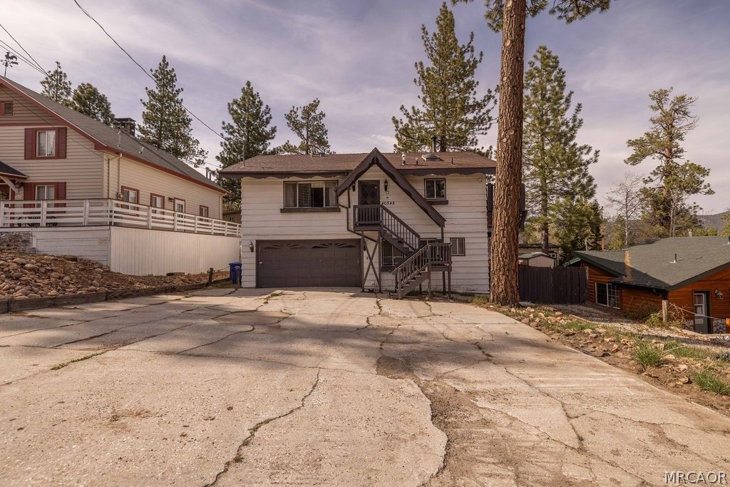Photo of 40348 Cliff Lane, Big Bear Lake, CA 92315 (MLS # 32600834)
