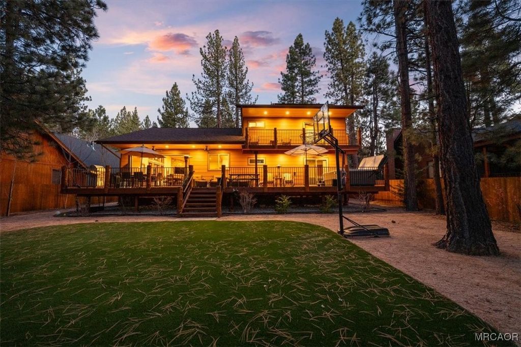 Photo of 41562 Stone Bridge Road, Big Bear Lake, CA 92315 (MLS # 32502799)