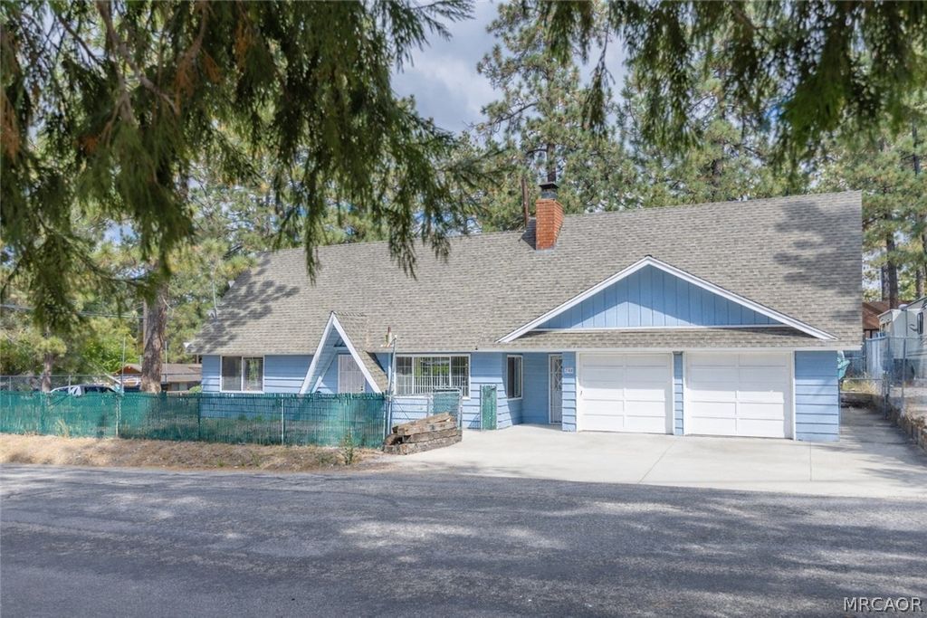 Photo of 200 E Country Club Blvd Blvd, Big Bear City, CA 92314 (MLS # 32502373)