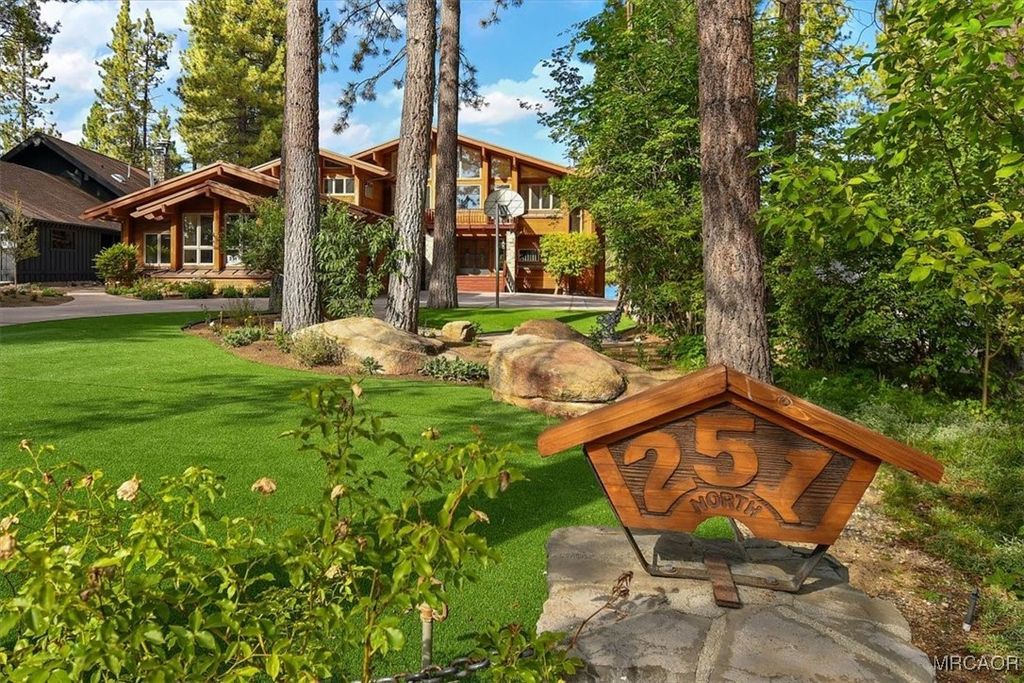Photo of 251 N Eureka Drive, Big Bear Lake, CA 92315 (MLS # 32600131)