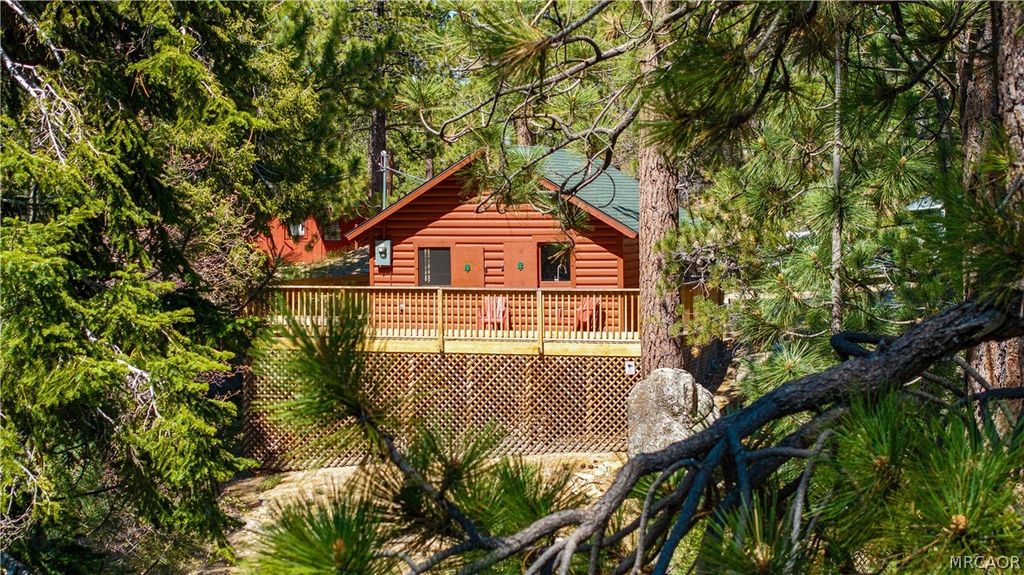 Photo of 7 Pine Knot Road, Big Bear Lake, CA 92315 (MLS # 32601110)
