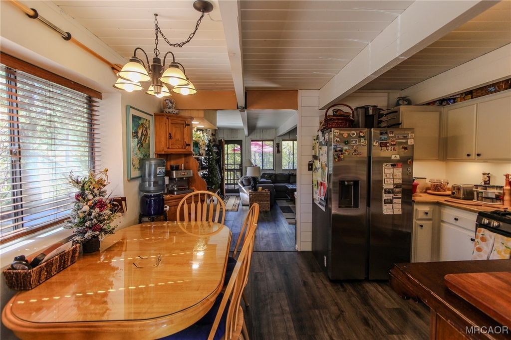 Photo of 699 Santa Barbara Avenue, Sugarloaf, CA 92386 (MLS # 32502356)