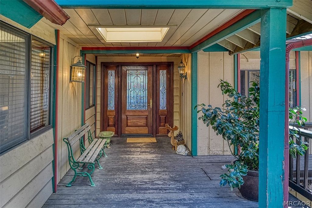 Photo of 701 Zurich Drive, Lake Arrowhead, CA 92352 (MLS # 32600619)