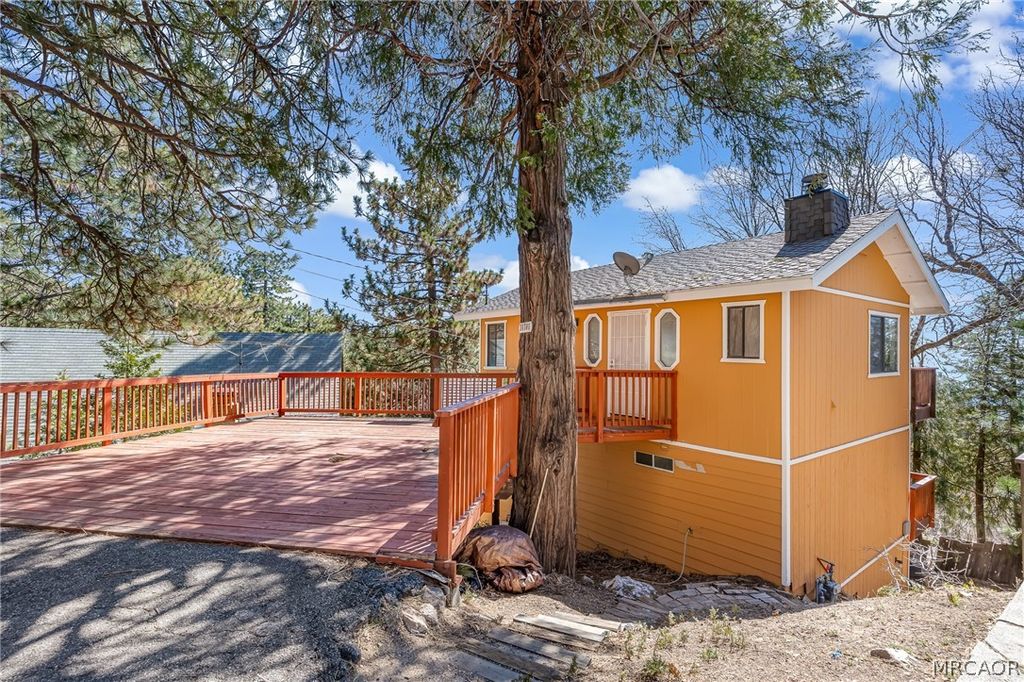 Photo of 31701 Panorama Dr, Running Springs, CA 92382 (MLS # 32600487)
