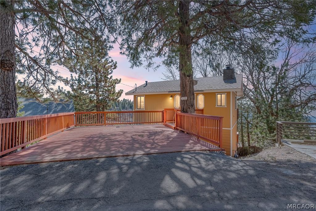 Photo of 31701 Panorama Dr, Running Springs, CA 92382 (MLS # 32600487)