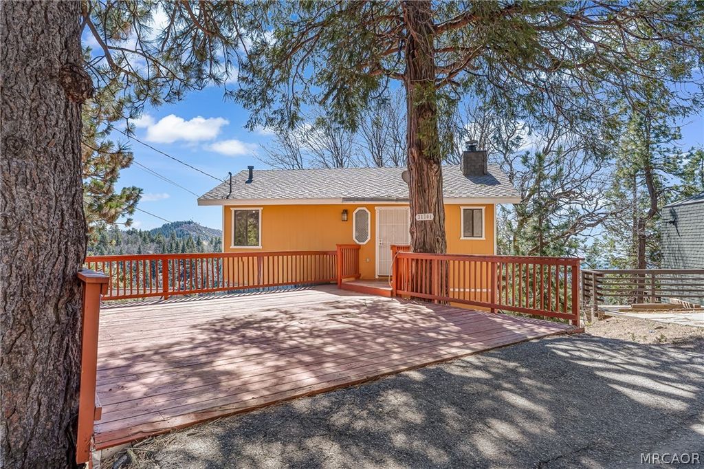 Photo of 31701 Panorama Dr, Running Springs, CA 92382 (MLS # 32600487)