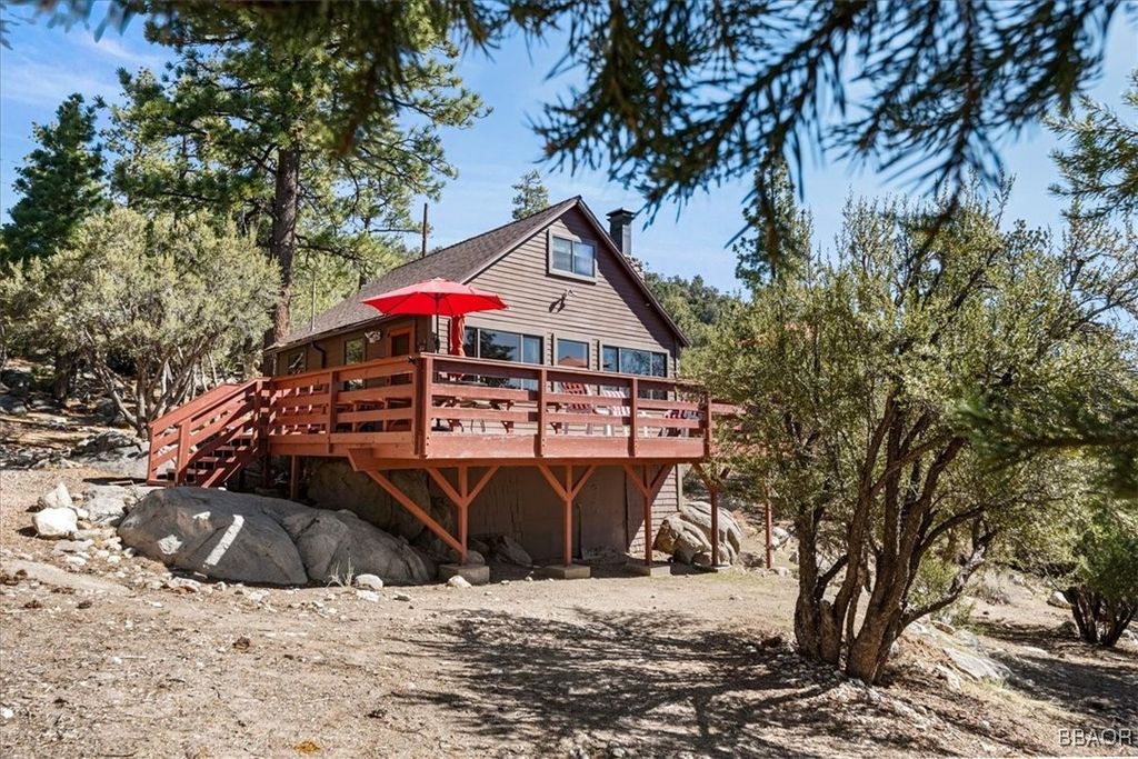 Photo of 44 Lakeview Tract, Fawnskin, CA 92333 (MLS # 32500811)