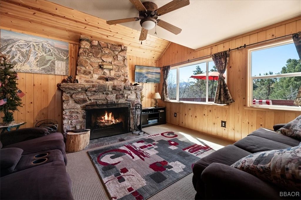 Photo of 44 Lakeview Tract, Fawnskin, CA 92333 (MLS # 32500811)