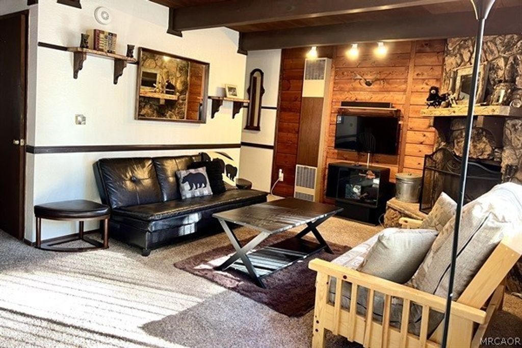 Photo of 42534 La Placida Avenue, Big Bear Lake, CA 92315 (MLS # 32600598)