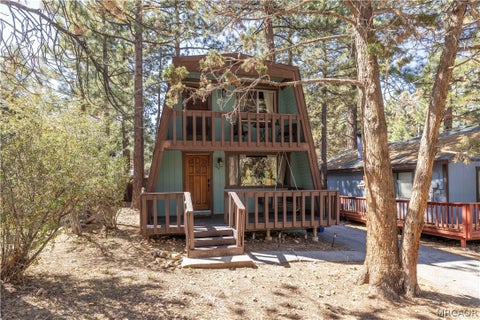 Photo of 244 Moreno Lane, Sugarloaf, CA 92386 (MLS # 32602241)