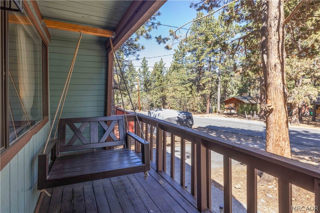 Photo of 244 Moreno Lane, Sugarloaf, CA 92386 (MLS # 32602241)