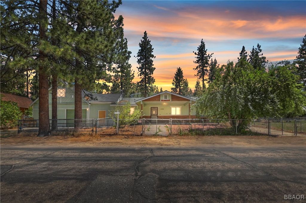 Photo of 228 E Country Club Boulevard, Big Bear City, CA 92314 (MLS # 32501708)