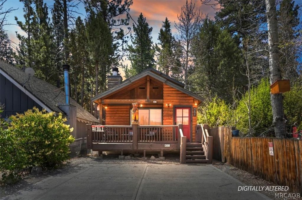 Photo of 42577 Falcon Ave, Big Bear Lake, CA 92315 (MLS # 32600843)