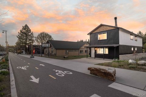 Photo of 42692 Moonridge Road, Big Bear Lake, CA 92315 (MLS # 32600854)