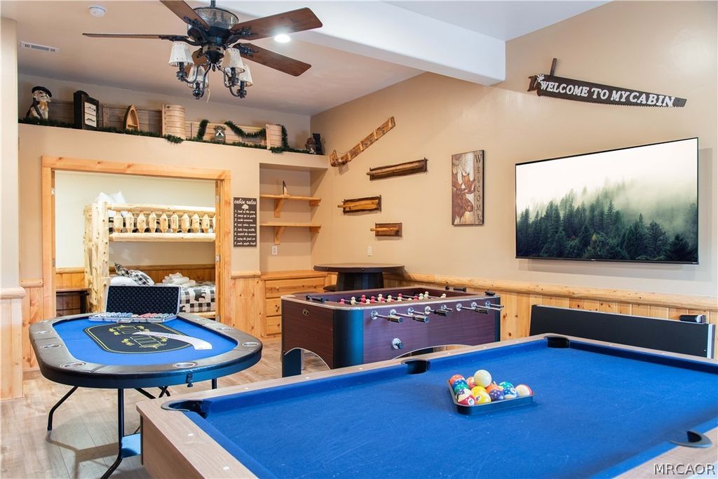 Photo of 43628 Yosemite Drive, Big Bear Lake, CA 92315 (MLS # 32600782)