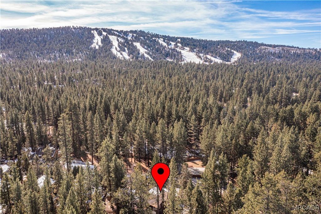 Photo of 433 Catalina Road, Big Bear Lake, CA 92315 (MLS # 32502738)