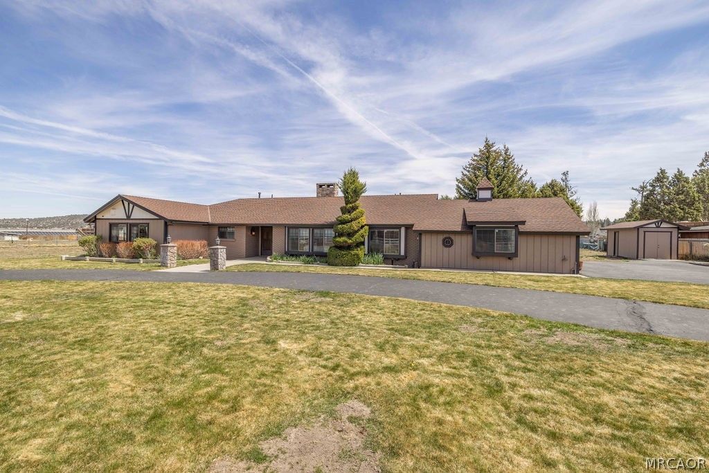 Photo of 108 Palomino Drive, Big Bear City, CA 92314 (MLS # 32600784)