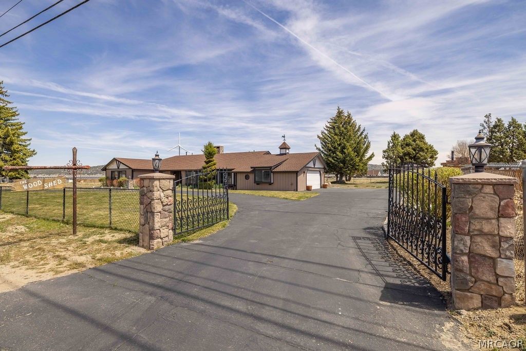 Photo of 108 Palomino Drive, Big Bear City, CA 92314 (MLS # 32600784)