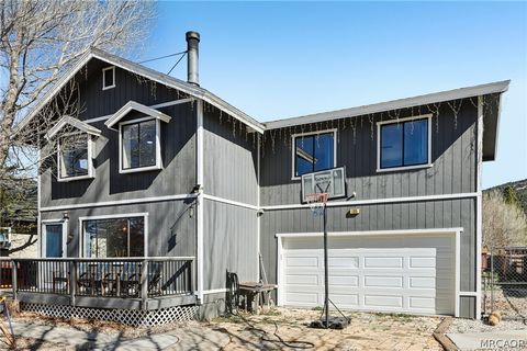 Photo of 105 E Meadow Lane, Big Bear City, CA 92314 (MLS # 32600737)
