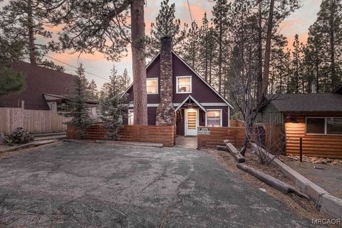 Photo of 332 Vista Lane, Big Bear Lake, CA 92315 (MLS # 32600173)