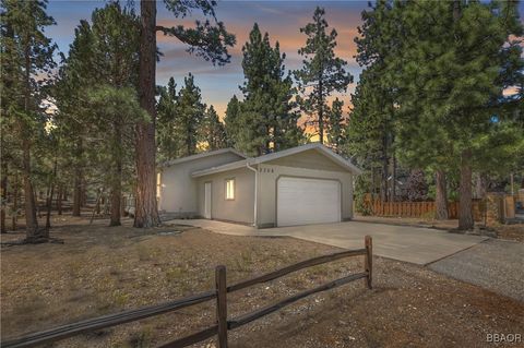 Photo of 2308 Manzanita Lane, Big Bear City, CA 92314 (MLS # 32501983)