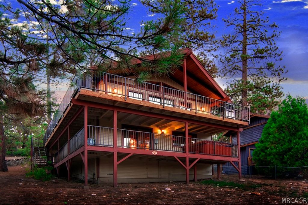 Photo of 581 Chipmunk Lane, Big Bear Lake, CA 92315 (MLS # 32600580)