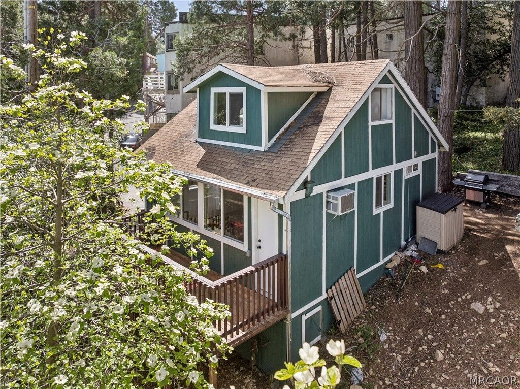 Photo of 794 Woodland Road, Crestline, CA 92325 (MLS # 32600896)