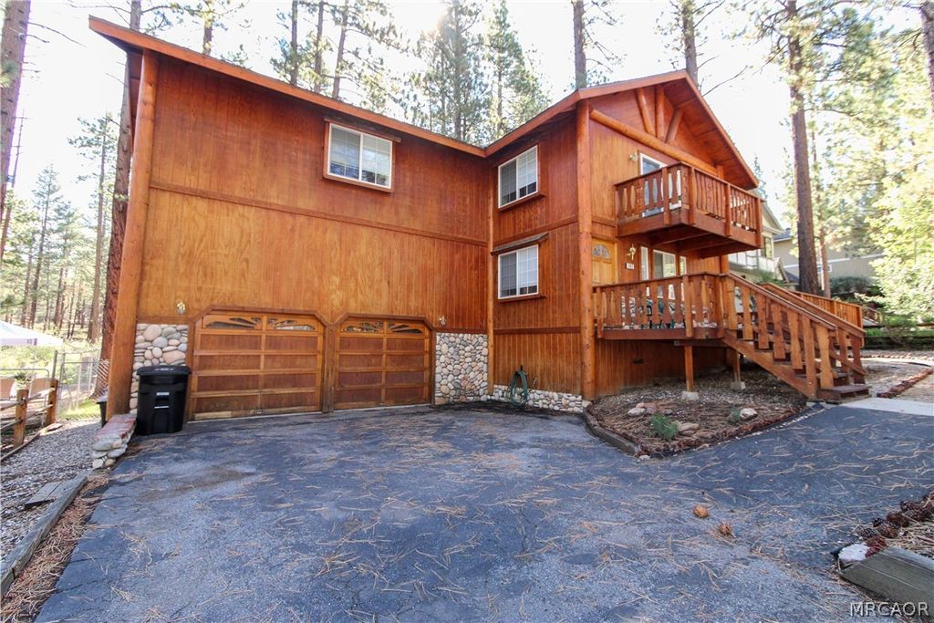 Photo of 442 Salem Drive, Big Bear City, CA 92314 (MLS # 32600261)