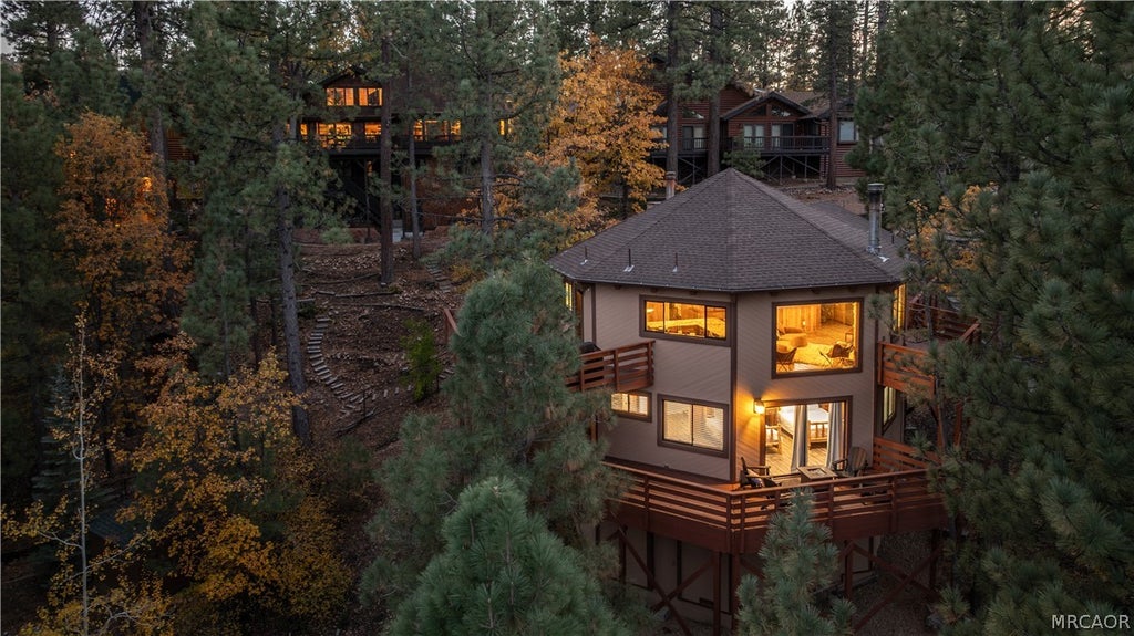Photo of 40270 Narrow Lane, Big Bear Lake, CA 92315 (MLS # 32602432)