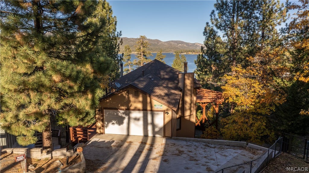 Photo of 40270 Narrow Lane, Big Bear Lake, CA 92315 (MLS # 32602432)