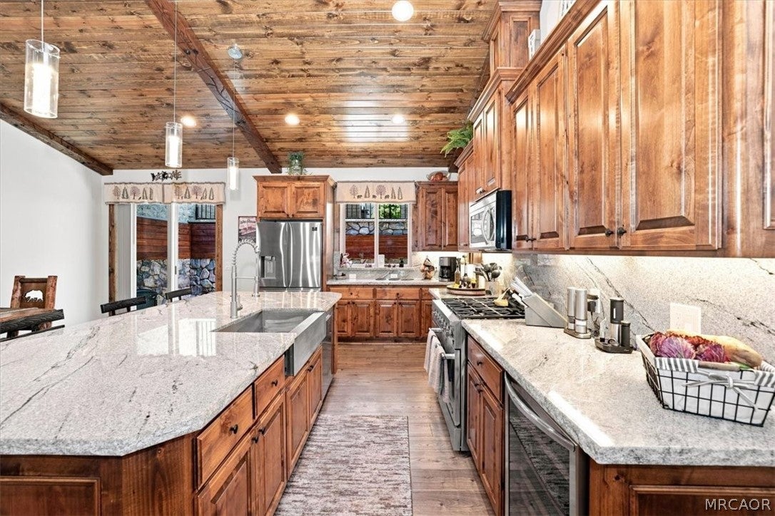 734 Tehama Dr, Big Bear Lake, CA, 92315, USA, 4 Bedrooms Bedrooms, ,4 BathroomsBathrooms,Residential,Active,734 Tehama Dr,32601812