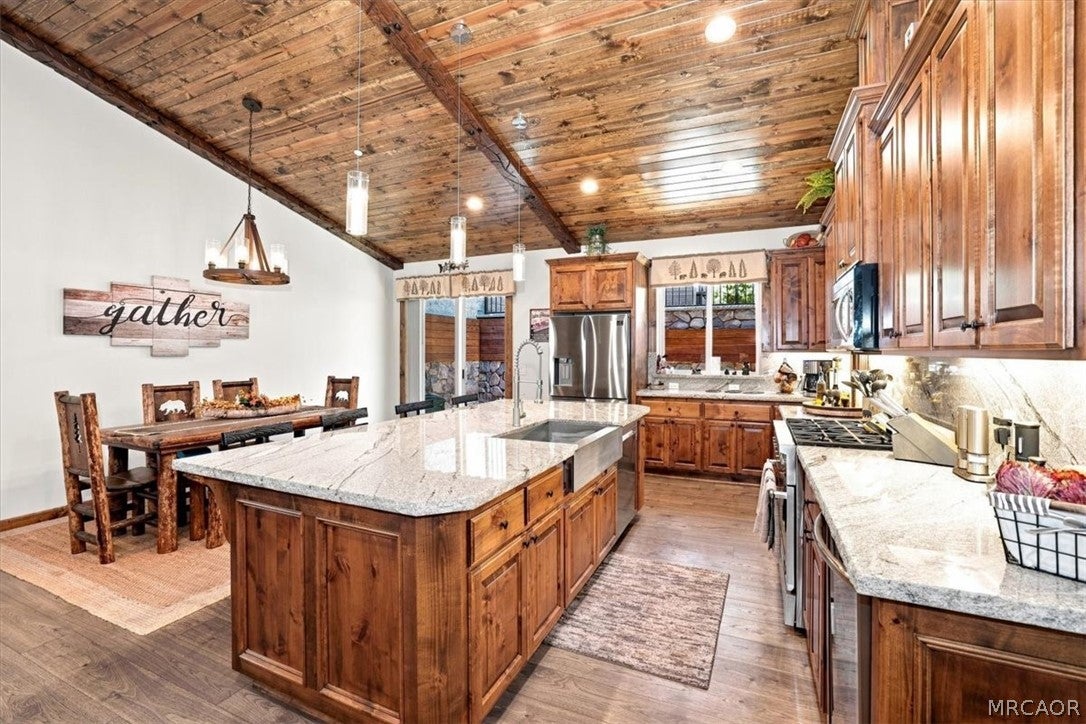 734 Tehama Dr, Big Bear Lake, CA, 92315, USA, 4 Bedrooms Bedrooms, ,4 BathroomsBathrooms,Residential,Active,734 Tehama Dr,32601812
