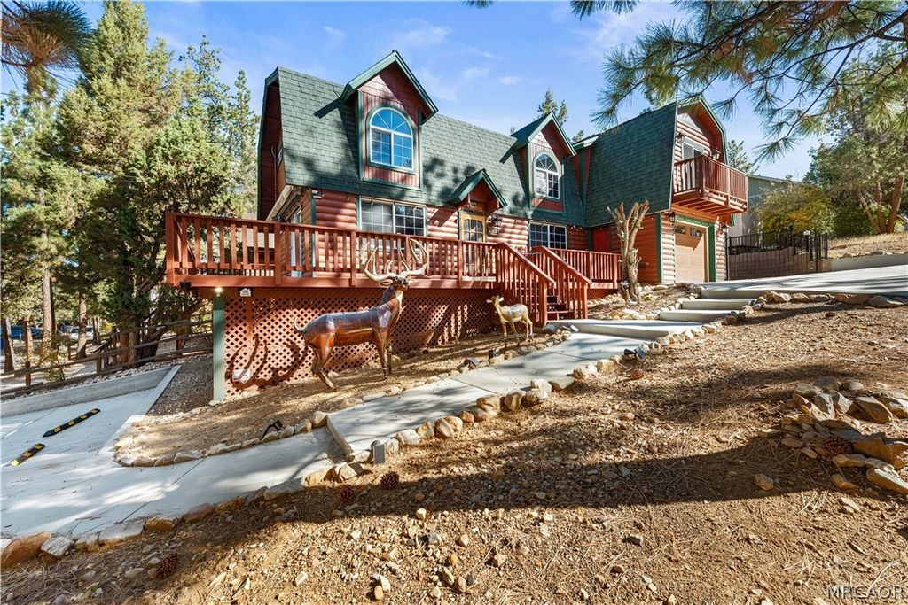 Photo of 195 Vista Lane, Sugarloaf, CA 92386 (MLS # 32600741)