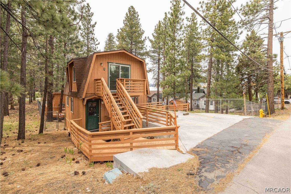 Photo of 542 Cottage Lane, Big Bear Lake, CA 92315 (MLS # 32600796)