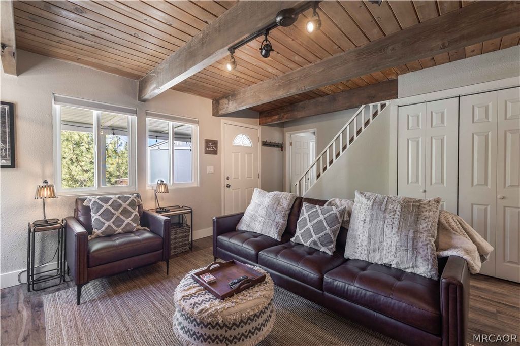 Photo of 43861 Mendocino Drive, Big Bear Lake, CA 92315 (MLS # 32601311)