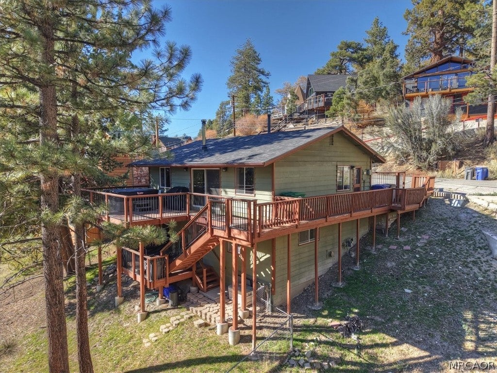 Photo of 43067 Monterey Street, Big Bear Lake, CA 92315 (MLS # 32602478)