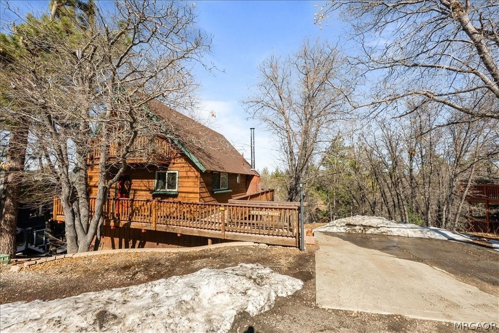 Photo of 672 Villa Grove Avenue, Big Bear City, CA 92314 (MLS # 32600364)