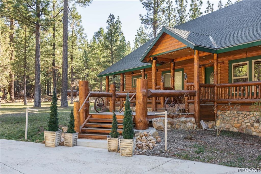 Photo of 1901 State Court, Big Bear City, CA 92314 (MLS # 32600500)