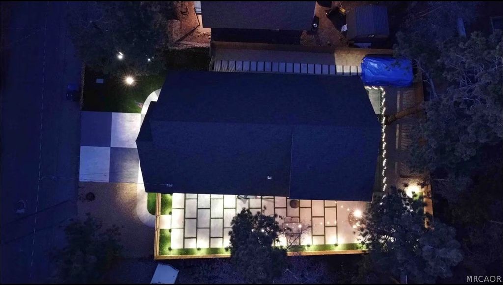 Photo of 433 Imperial Avenue, Sugarloaf, CA 92386 (MLS # 32600274)