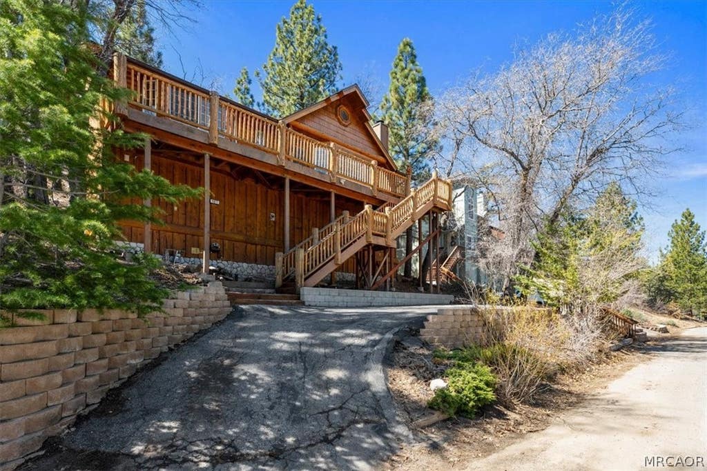 Photo of 487 Villa Grove Avenue, Big Bear City, CA 92314 (MLS # 32600553)