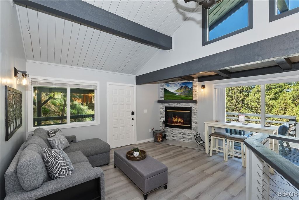 Photo of 580 Lucerne Drive, Big Bear Lake, CA 92315 (MLS # 32501636)