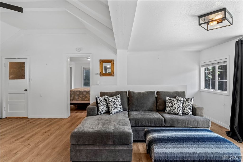Photo of 1139 Bear Springs Road, Lake Arrowhead, CA 92391 (MLS # 32502403)