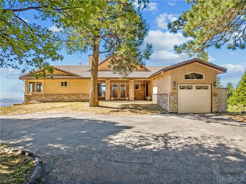Photo of 24143 Rockview Drive, Crestline, CA 92325 (MLS # 32601248)