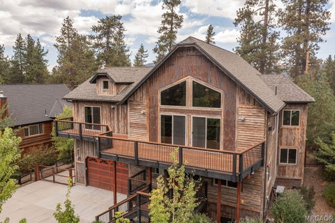 Photo of 40944 Seneca Trail, Big Bear Lake, CA 92315 (MLS # 32602082)