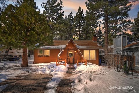 Photo of 328 Wabash Lane, Sugarloaf, CA 92386 (MLS # 32600378)